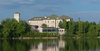 Insula și fosta mănăstire Sfântul Pantelimon de pe lacul Pantelimon