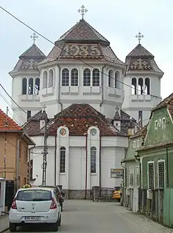 Biserica ortodoxă cu hramul „Sfinţii Arhangheli Mihail şi Gavriil”