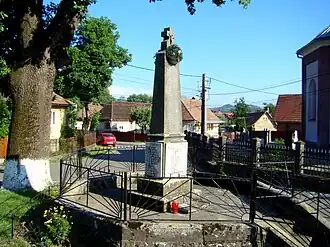 Monumentul eroilor din Cașva