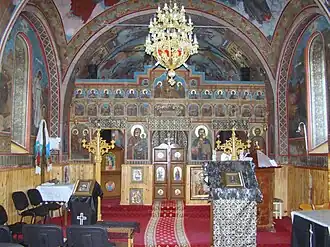 Biserica ortodoxă (nava spre iconostas)