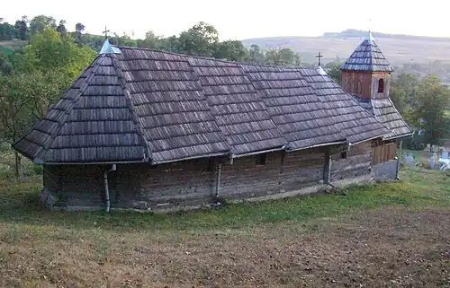 Biserica de lemn „Intrarea Maicii Domnului în Biserică” (monument istoric)