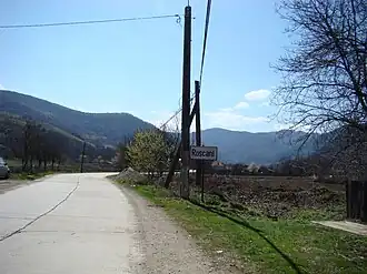 Intrarea în satul Roșcani