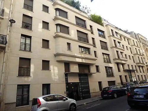 Rue Henri Heine nr. 3-5 în Paris (2001), de J.J. Ory, o clădire neoArtDeco