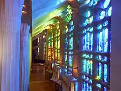 Naos lateral, fațada Nașterii Domnului