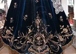 Rochie cu broderie aurită, sec. XIX