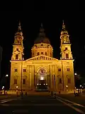 Bazilica noaptea.