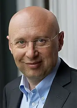 Stefan W. Hell, fizician german originar din România, laureat al Premiului Nobel
