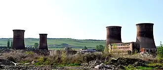 Instalații industriale abandonate aparținând fostului combinat siderurgic din Călan