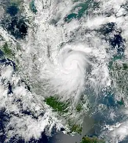 Ciclonul Vaimei care a traversat Ecuatorul