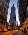 Willis Tower văzut noaptea
