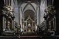 Interiorul Catedralei Sfântului Petre din Worms, văzându-se altarul și tabernacolul