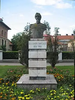 Bustul lui Alexandru Ioan Cuza din Rădăuţi