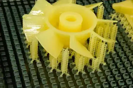 Propeller with support structures for printing